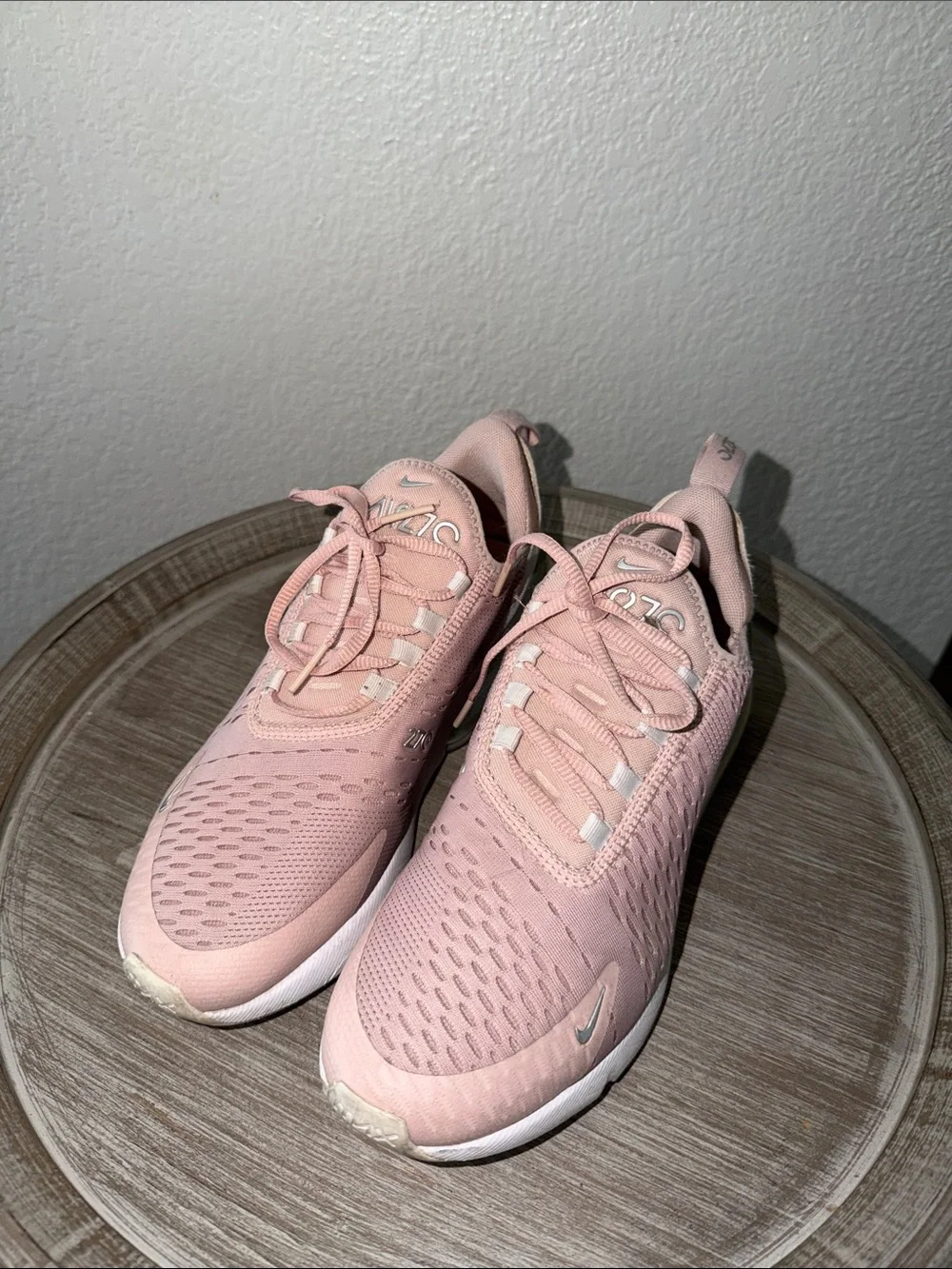 Nike Women’s Air Max 270 in size 9 - Picture 1 of 7